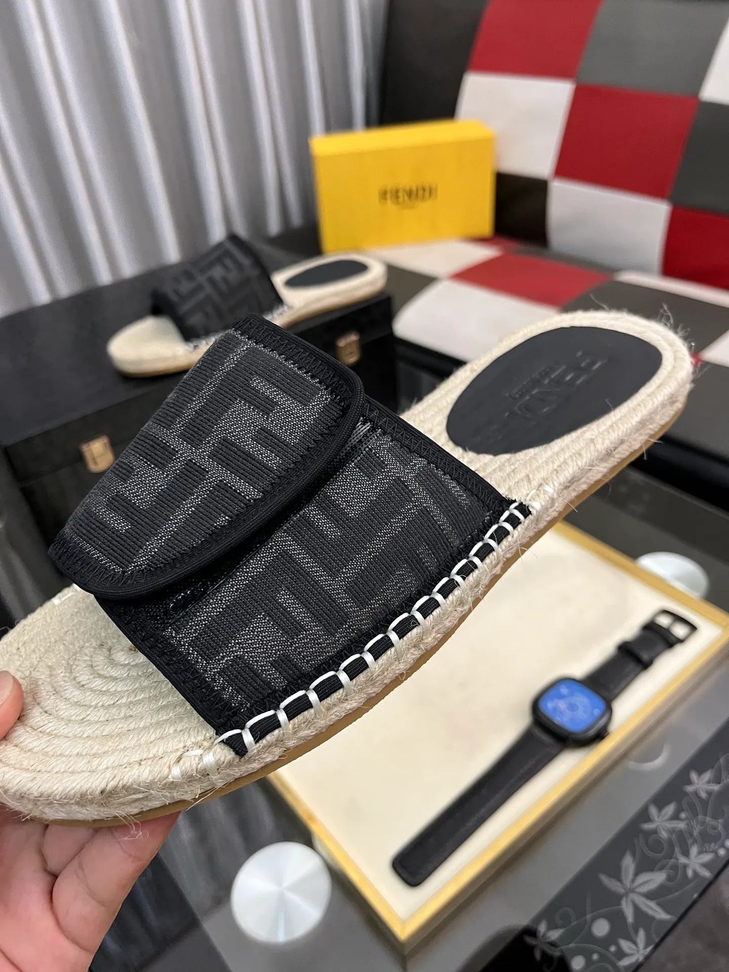 Men's shoes💰320⌚️⌚️[FENDI~Fendi slippers] High-end men's shoes brand official website 1:1 latest masterpiece: original mold customization, fabrics made of imported original materials, upgraded outsole, lighter, top quality in the market, simple and tasteful, a must-have for fashionistas, fashion is at your feet, full of confidence, the same style at the counter👍The season of summer slippers is here. Yardage: 38-44. Can be customized45.46.47